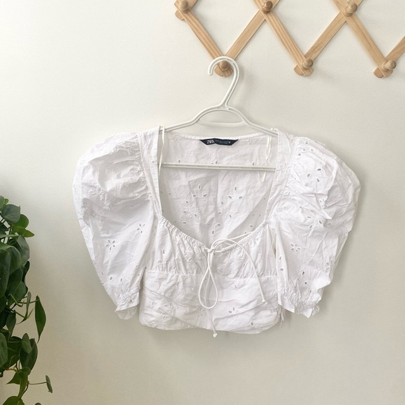 Zara eyelet smocked crop top - Picture 3 of 7